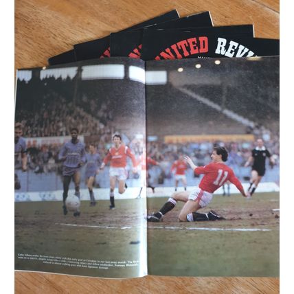 X 5 Manchester United Vintage Football Programmes. No's 7/15/18/25/27