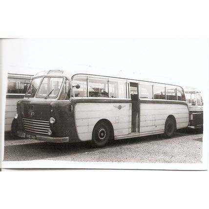 Black & White Photograph of Yorkshire Traction Co. Ltd. - DHE 565