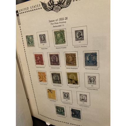 The All American Stamp Album Minkus Publishing 1970 with 814 Stamps