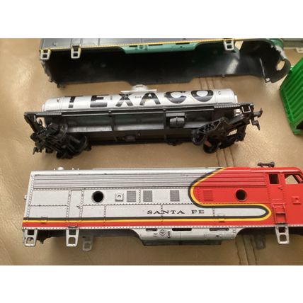 ICOLLECTZONE Great Railroad Parts Lot (Train #10)