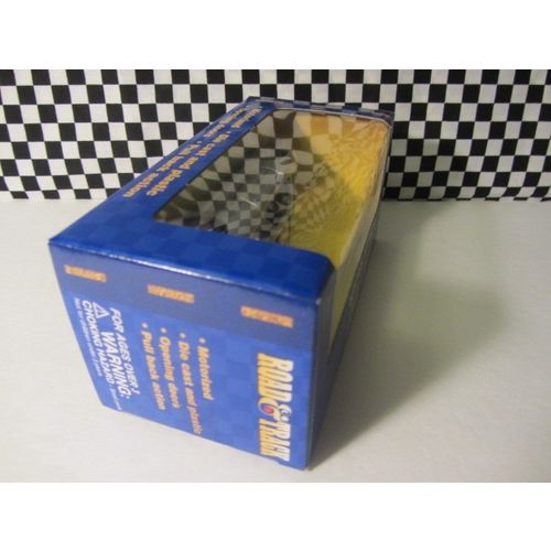 Maisto 1/43 Scale Road & Track Power Racer