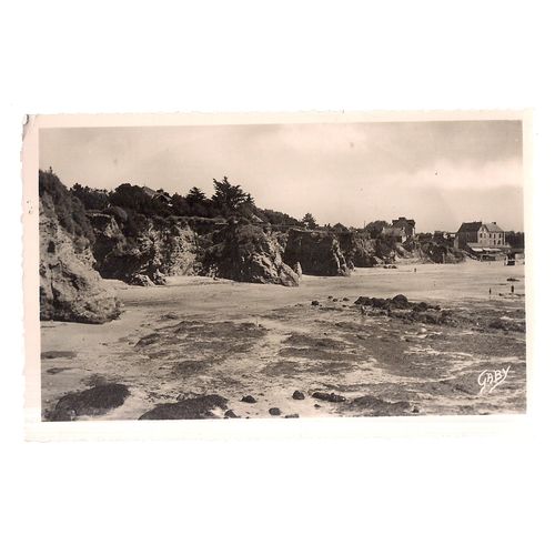 FALAISES ET LA PLAGE, SAINT-MARC-SUR-MER, FRANCE .unused vintage postcard matt =
