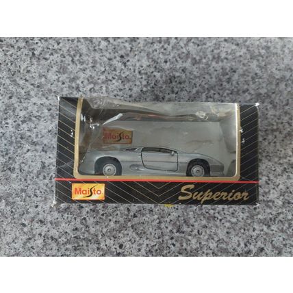 Maisto Superior 1:40 Jaguar XJ220 silver - pull back motorised