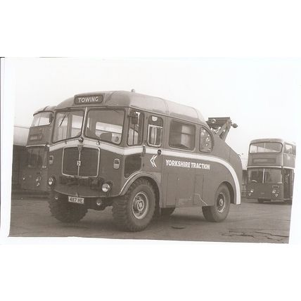 Black & White Photo of Yorkshire Traction Co. Ltd. - AEC Matador Towing Vehicle