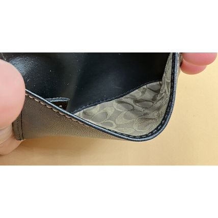 The Coolest Cute EUC Very rare vintage black leather small COACH ID card wallet