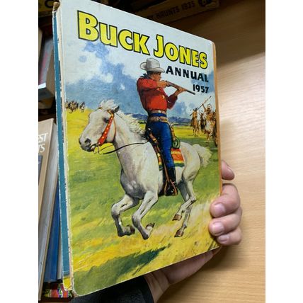 1957 "BUCK JONES ANNUAL 1957" COWBOY FICTION ILLUSTRATED ANNUAL BOOK (P3)