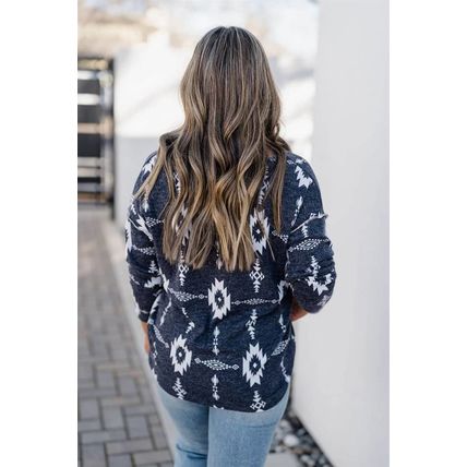 Gray Plus Size Aztec Print Exposed Seam Top
