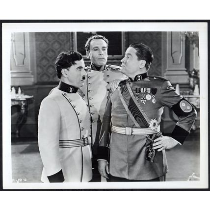 GREAT DICTATOR 1940 Charlie Chaplin, Jack Oakie, Henry Daniell 10x8 STILL #198-6