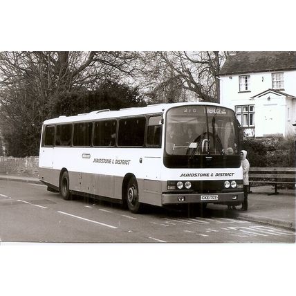 Black & White Photograph of Maidstone & District Motor Services Ltd. - CKE 170Y