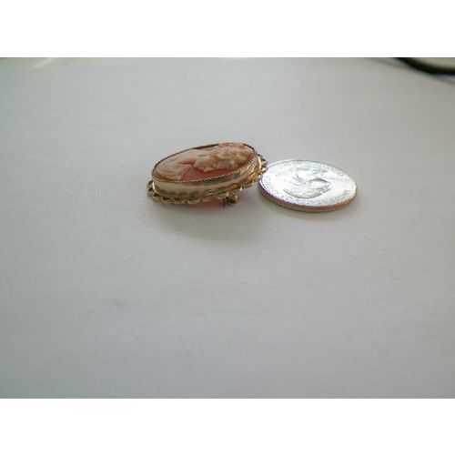 VNTG AMCO 14K GOLD FILLED FANCY EDGE CAMEO BROOCH