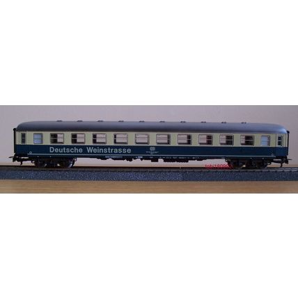 Marklin 4176 HO - Deutsche Weinstrasse - Passenger Express Train Car DB - NOS
