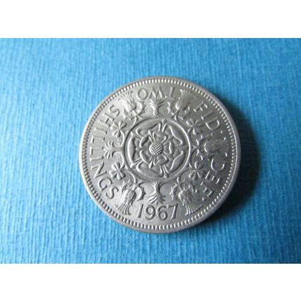 1967 QUEEN ELIZABETH II TWO SHILLINGS FREE POST. (zzebid)
