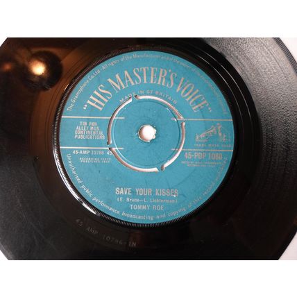 7" 1962 TOMMY ROE .SHEILA. HMV POP 1060. SAVE YOUR KISSES.VERY GOOD