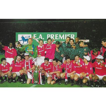 Magic Box Int. Manchester United Official History Photograph Collection: No. 70