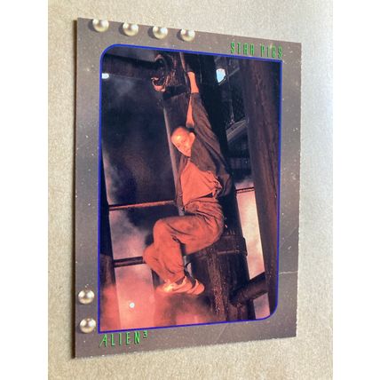 Alien3 Base trading card # 35 Trapped Lead Works (A) 1992 Star Pics Dark Horse