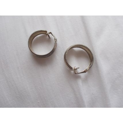 EARINGS CHEAP BUT USEABLE (G (01/01) ##' SILVER TONE COLOUR FREE POSTAGE