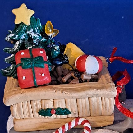 Studio 33 SNOWMAN Christmas STOCKING HOLDER Mantel Hanger Hook Resin Cast Iron