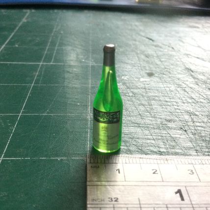 Bottle of Wine (B) 1:12th Dolls House Miniature