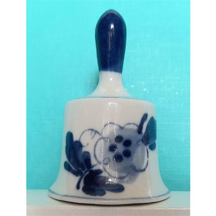 DELFT - BLUE and WHITE CERAMIC BELL - 7 x 5 cm .. ( B )