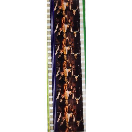 DAVID BOWIE. Pk MTP - 012l . 1 STRIP OF 5 - 35MM FILMCELLS (GUNSLINGERS REVENGE)