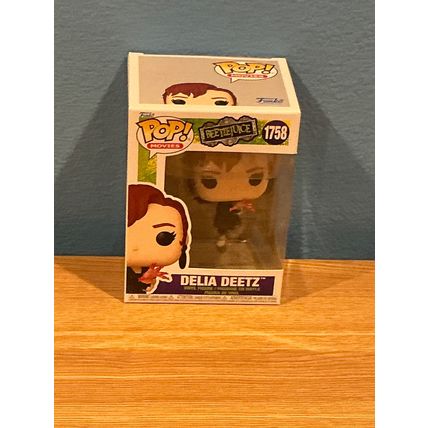 Funko Pop! Beetlejuice - Delia Deetz #1758 Vinyl Figure (Box & Protector)