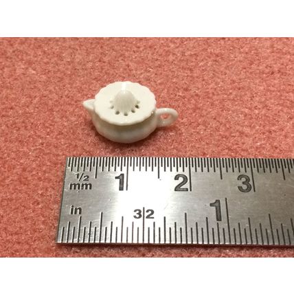 Juicer Plain White 1:12th Dolls House Miniature
