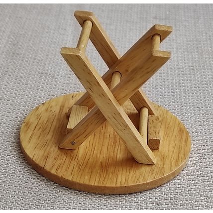 DOLLS HOUSE GARDEN TABLE - FOLDING - NATURAL COLOUR - 12th. SCALE