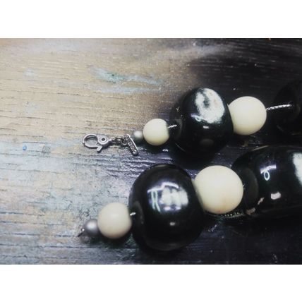 MONET Vintage Black and White Beaded Necklace Signed, Fun, Pre-owned!
