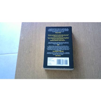 DAWNTHIEF - BOOK ONE: CHRONICLES OF THE RAVEN. James Barclay(Paperback) 2000