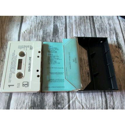 EAGLES-LIVE ‘86-CASSETTE TAPE- 1980 ELEKTRA/ASYLUM RECORDS-RARE BLUE-NM-FAST SH