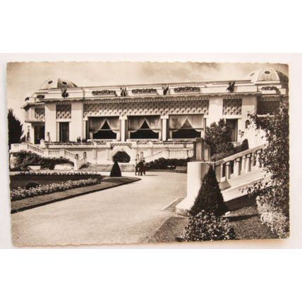 1956 postcard Vittel, Le Casino