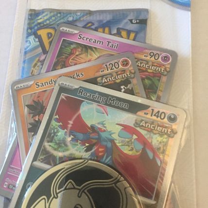 New Pokemon Scarlet & Violet Stellar Crown Roaring Moon & Iron Thornes Blister