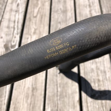 Land Range Rover EVOQUE LR2 LR040733 2.0L RADIATOR COOLANT LOWER HOSE TUBE OEM