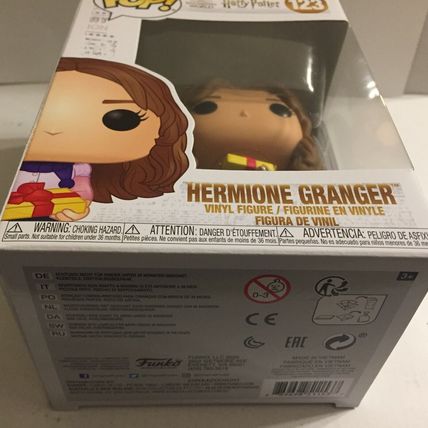 NEW Harry Potter's Holiday Hermione Granger with Gift Funko Pop Figure