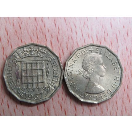 GB 1967 Elizabeth II Brass Threepence 3d Coin