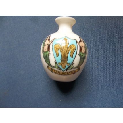 TAMWORTH COAT OF ARMS CARLTON CHINA CRESTED WARE SMALL BULBOUS VASE