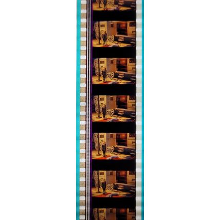 Pk DAU - KIDS - MIX - a007G . 1 STRIP OF 5 - 35MM FILM CELLS. ( Shrek 2 )