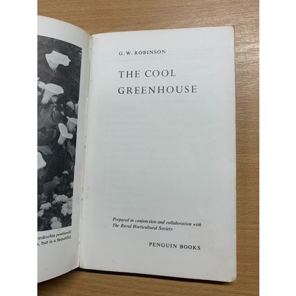 1959 1ST ED "THE COOL GREENHOUSE" G W ROBINSON PENGUIN PAPERBACK BOOK (P2)
