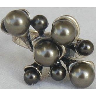 Brown grapes ring