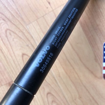 Volvo 30649516 Hood Lift Support OEM Quantity 1 S80 V70 XC70