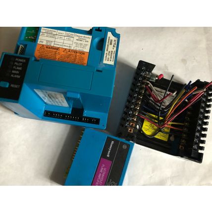 Cleaver Brooks 833-2718 RM7800L1079,833-2730,833-2725,R7849A 1023 ULTRAVIOLET,TL