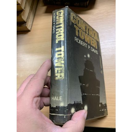 1980 1ST EDITION ROBERT P DAVIS "CONTROL TOWER" FICTION HARDBACK BOOK (P4)