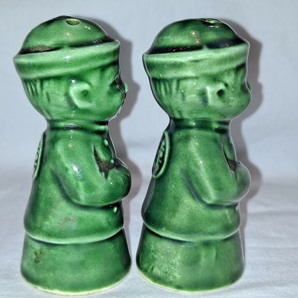Vintage ASIAN MAN SALT & PEPPER SHAKERS Set Ceramic Chinese Japanese Grn Ceramic