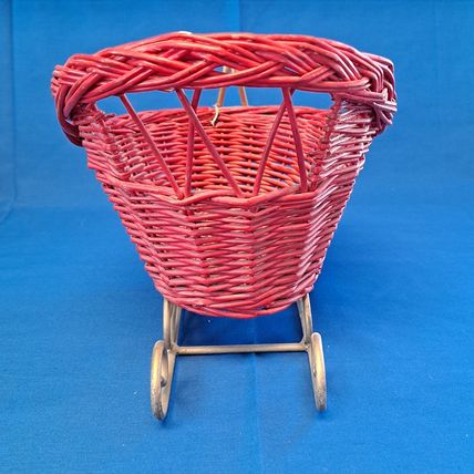 WICKER Metal Christmas SANTA SLEIGH Sled Woven Decor Tabletop Candy Bowl Basket