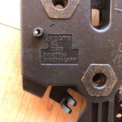 Volvo 9483765 Hood Latch Lock Left Right V70 S70 C70 V70R OEM