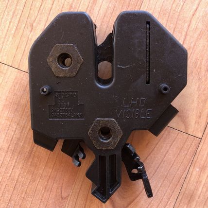 Volvo 9483765 Hood Latch Lock Left Right V70 S70 C70 V70R OEM