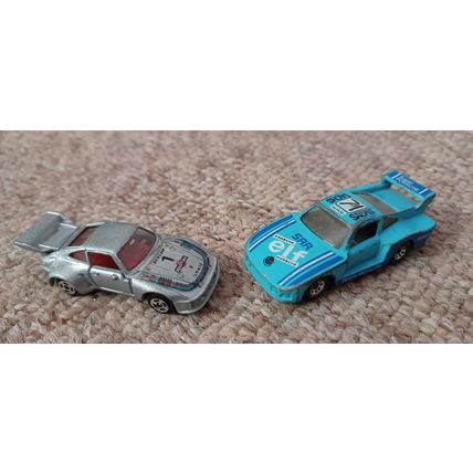 2 porsche racing toy cars