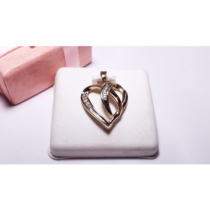 Estate .15ctw Natural Rd & Bag Diamond Overlaped 10Kt Y/Gold Heart Pendant#20729