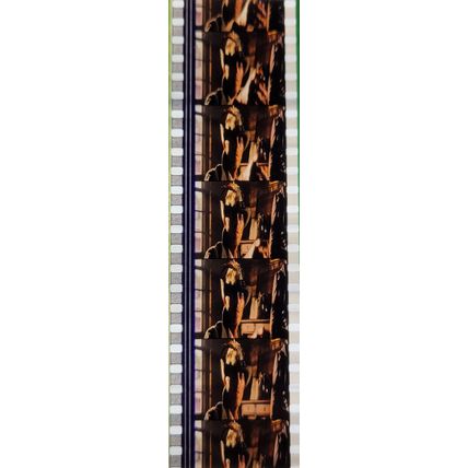 DAVID BOWIE. Pk MTP - 018r . 1 STRIP OF 5 - 35MM FILMCELLS (GUNSLINGERS REVENGE)