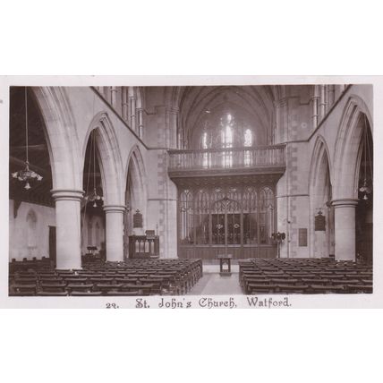 EC831 WATFORD - ST JOHNS CHURCH INTERIOR . R/P POSTCARD